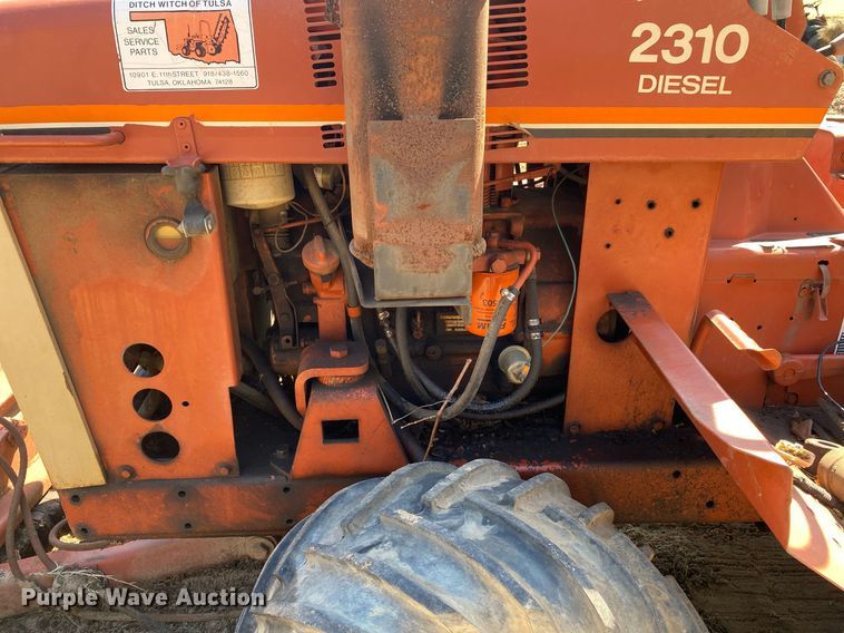 image for item KV9566 1989 Ditch Witch 2310  trencher