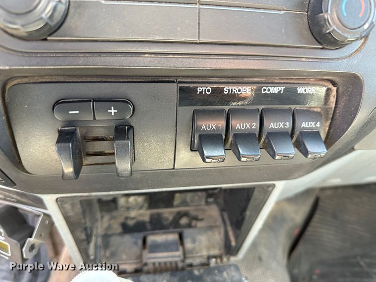 image for item KX9183 2012 Ford F550 Super Duty  bucket truck