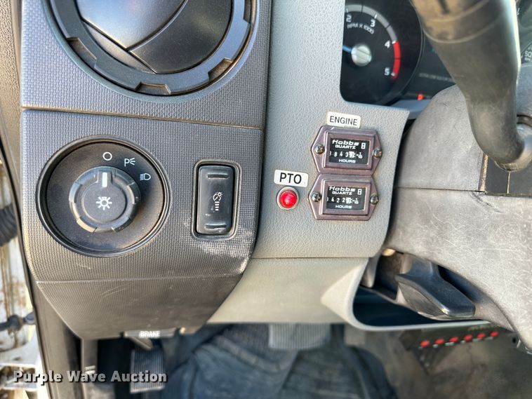 image for item KX9183 2012 Ford F550 Super Duty  bucket truck