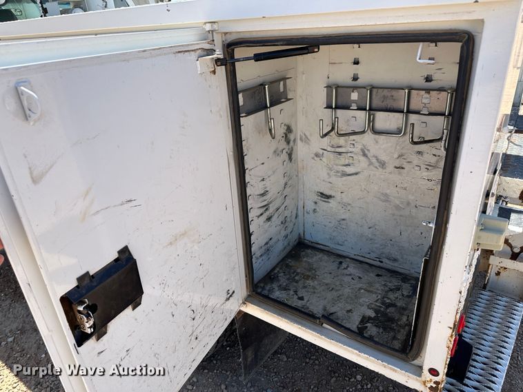 image for item KX9183 2012 Ford F550 Super Duty  bucket truck