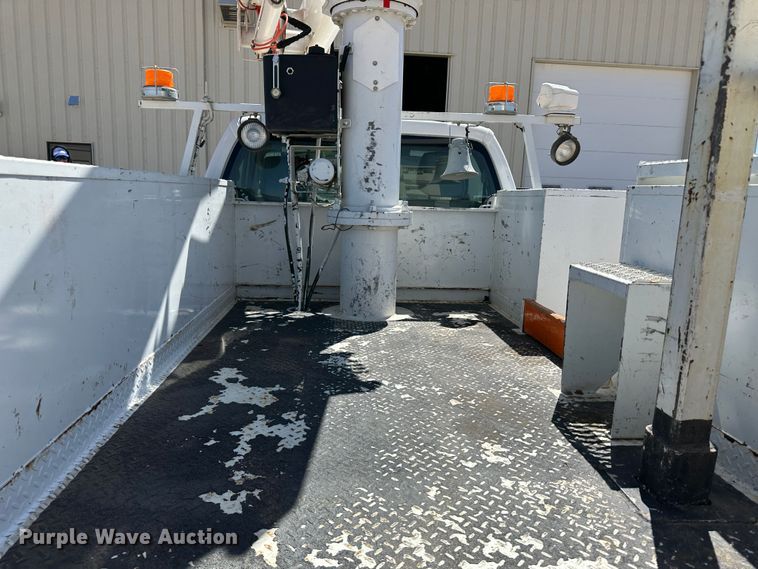 image for item KX9183 2012 Ford F550 Super Duty  bucket truck