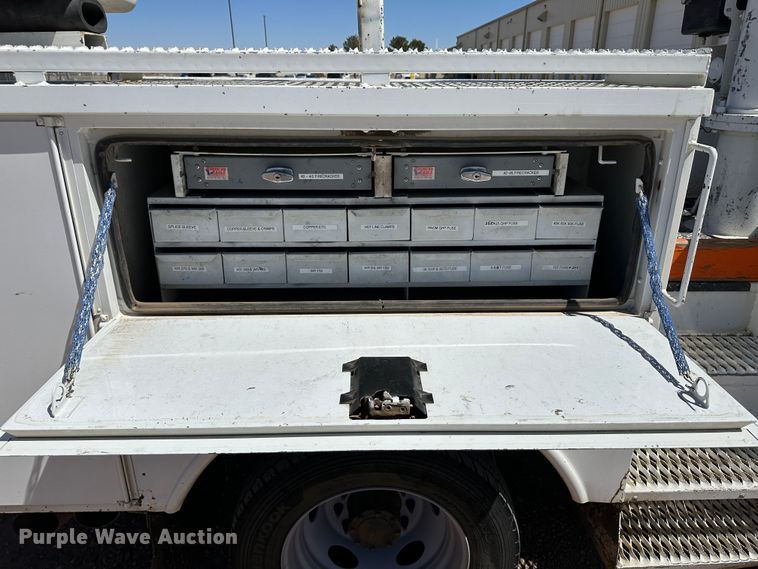 image for item KX9183 2012 Ford F550 Super Duty  bucket truck