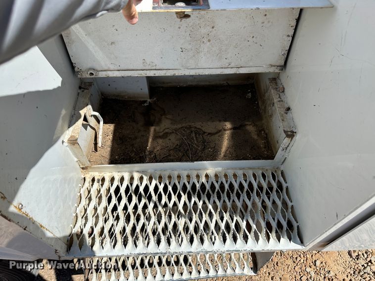 image for item KX9183 2012 Ford F550 Super Duty  bucket truck