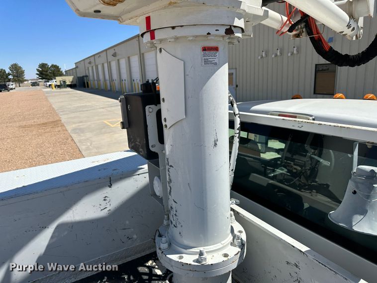 image for item KX9183 2012 Ford F550 Super Duty  bucket truck