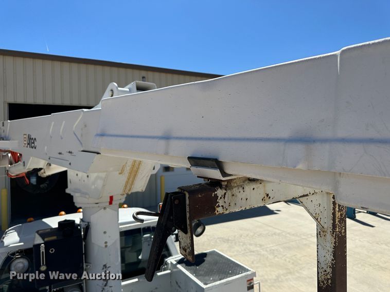 image for item KX9183 2012 Ford F550 Super Duty  bucket truck