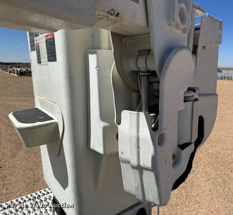 image for item KX9183 2012 Ford F550 Super Duty  bucket truck