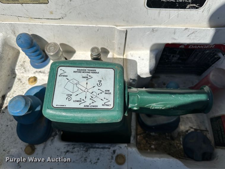 image for item KX9183 2012 Ford F550 Super Duty  bucket truck