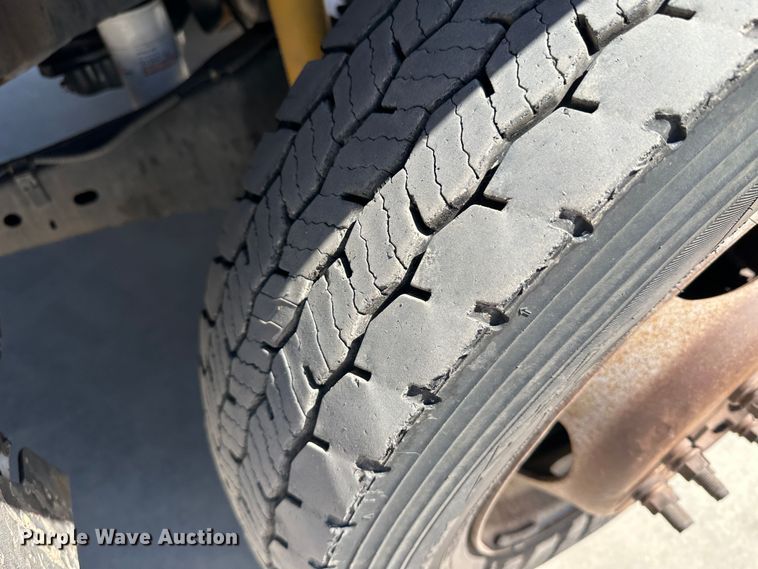 image for item KX9183 2012 Ford F550 Super Duty  bucket truck