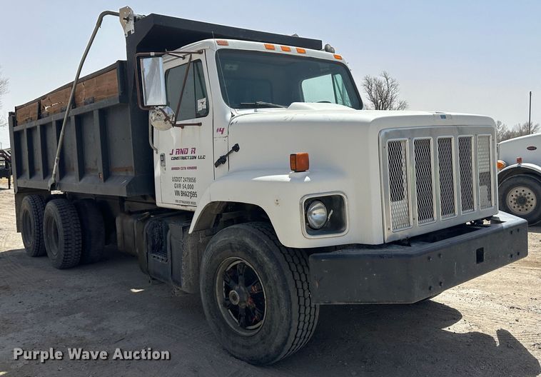 image for item KX9193 1981 International F-2654  dump truck