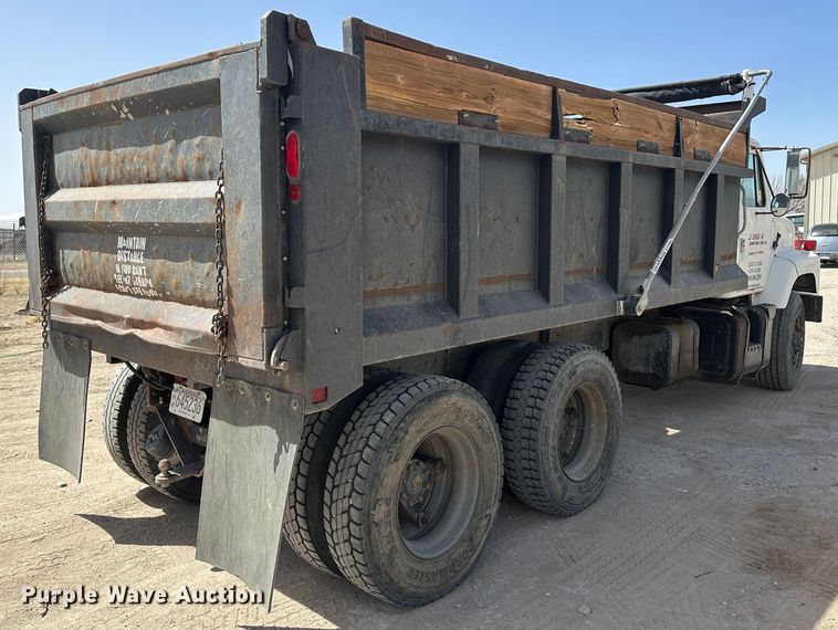 image for item KX9193 1981 International F-2654  dump truck