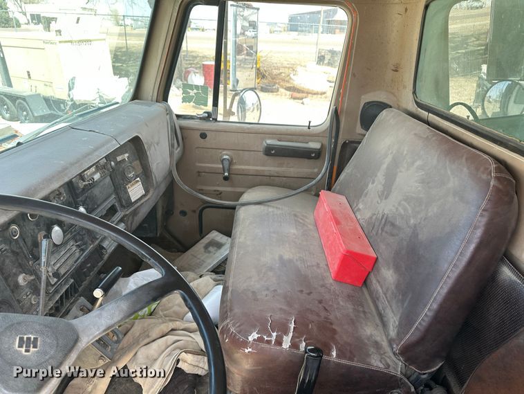 image for item KX9193 1981 International F-2654  dump truck