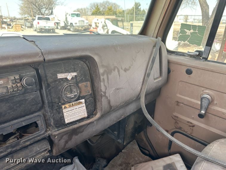 image for item KX9193 1981 International F-2654  dump truck