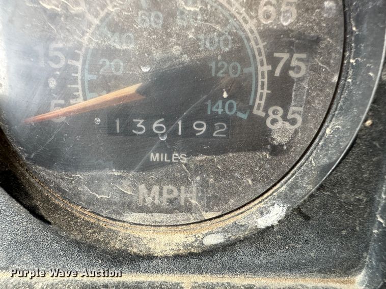 image for item KX9193 1981 International F-2654  dump truck