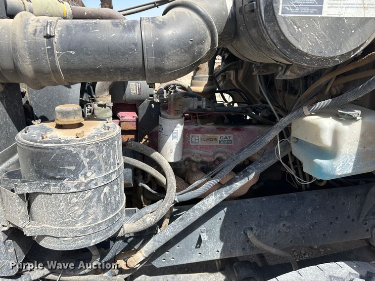 image for item KX9193 1981 International F-2654  dump truck