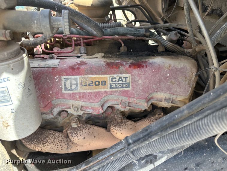 image for item KX9193 1981 International F-2654  dump truck