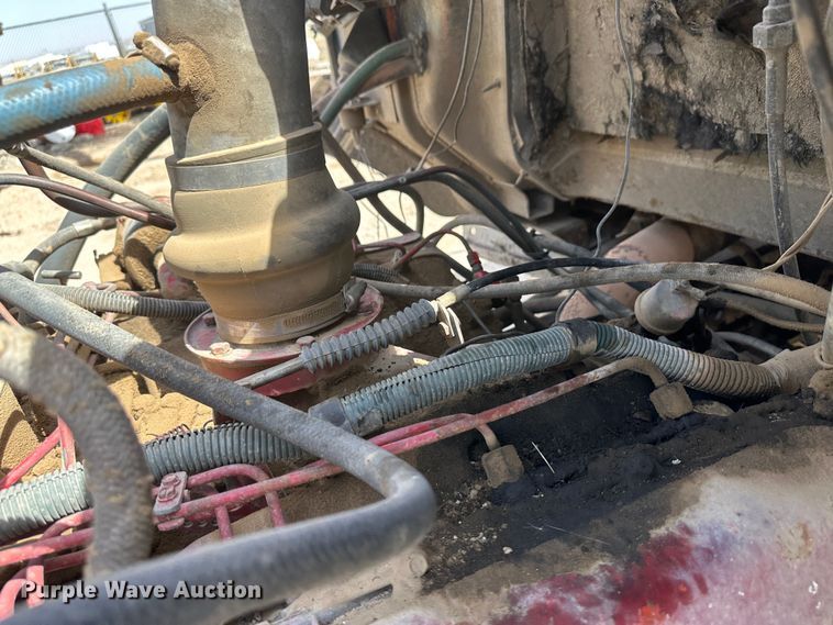 image for item KX9193 1981 International F-2654  dump truck