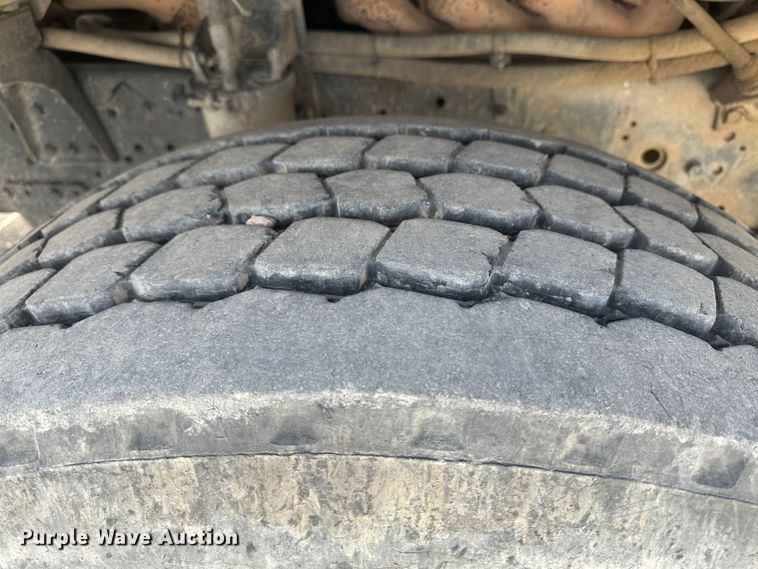 image for item KX9193 1981 International F-2654  dump truck