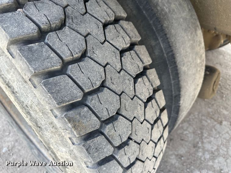 image for item KX9193 1981 International F-2654  dump truck