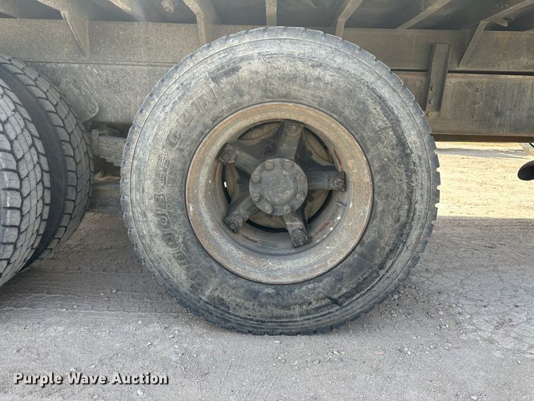 image for item KX9193 1981 International F-2654  dump truck