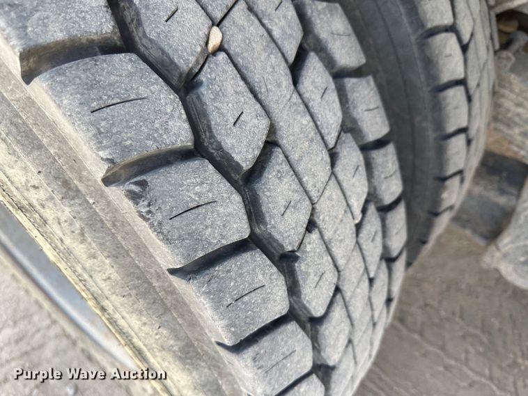 image for item KX9193 1981 International F-2654  dump truck