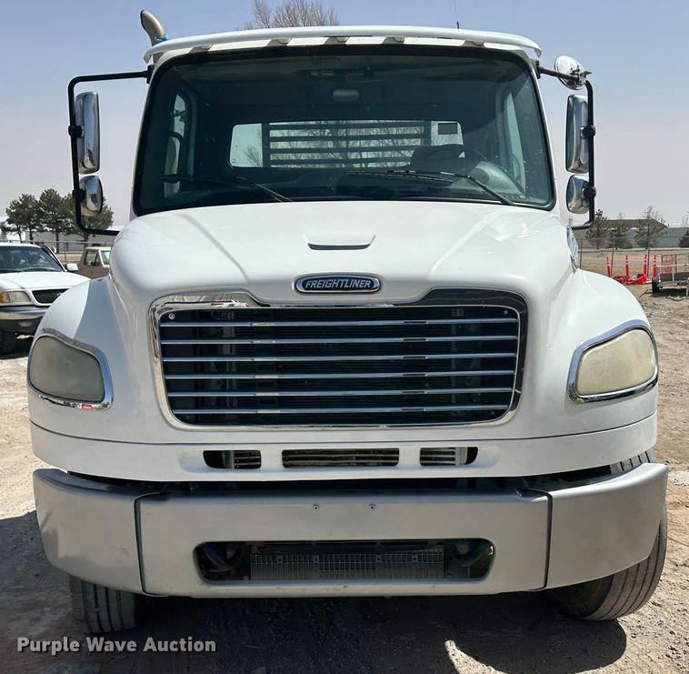 image for item KX9194 2009 Freightliner M106  flatbed truck