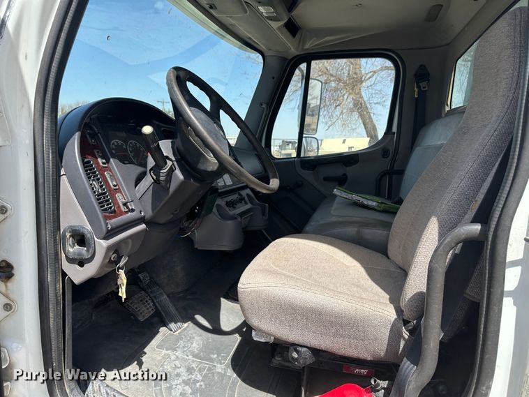 image for item KX9194 2009 Freightliner M106  flatbed truck