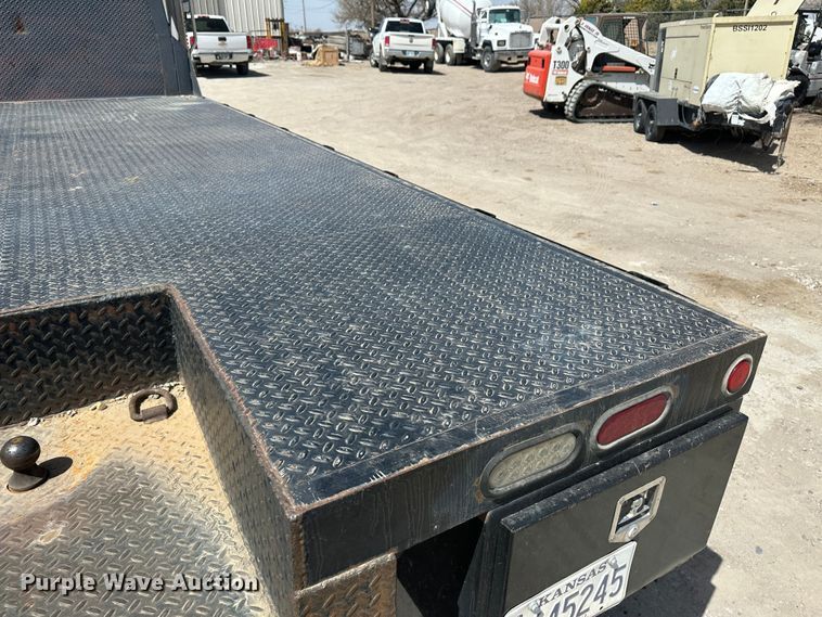 image for item KX9194 2009 Freightliner M106  flatbed truck