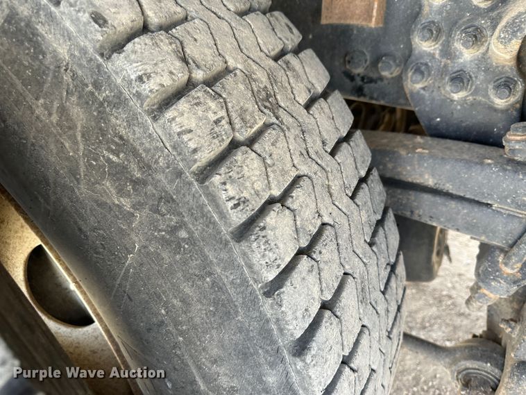 image for item KX9194 2009 Freightliner M106  flatbed truck