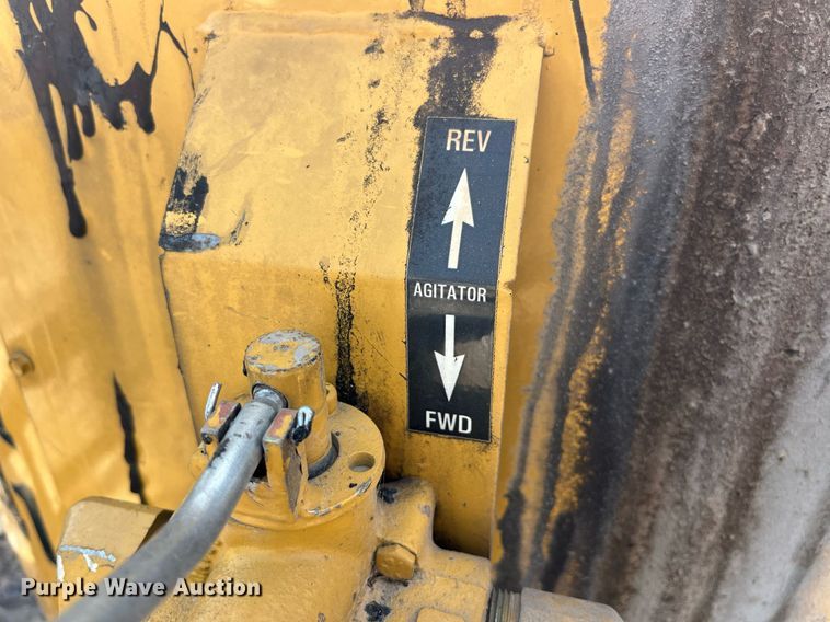 image for item LA9885 2011 SealMaster Crack Pro 100 Skid  crack sealer with 2011 Heartland trailer