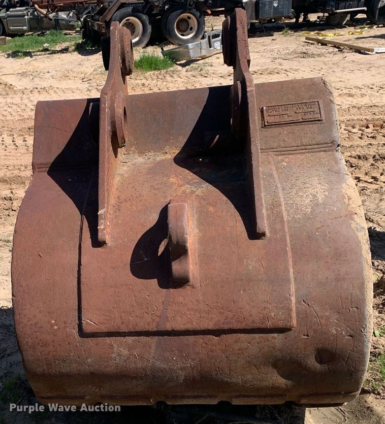 image for item LH9547 Hensley  excavator bucket