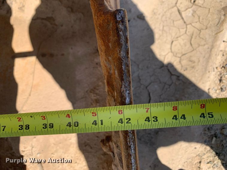 image for item LH9549 2001 John Deere 200LC  excavator