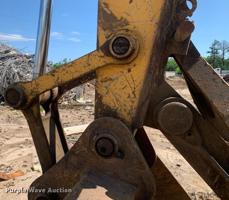 image for item LH9549 2001 John Deere 200LC  excavator