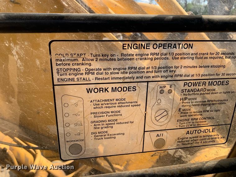 image for item LH9549 2001 John Deere 200LC  excavator