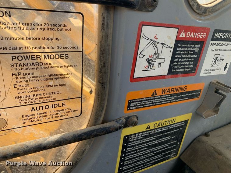 image for item LH9549 2001 John Deere 200LC  excavator