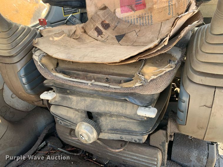 image for item LH9549 2001 John Deere 200LC  excavator