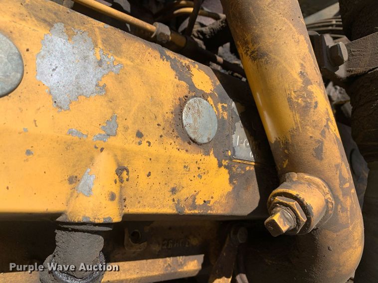 image for item LH9549 2001 John Deere 200LC  excavator