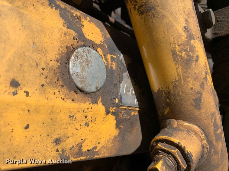 image for item LH9549 2001 John Deere 200LC  excavator