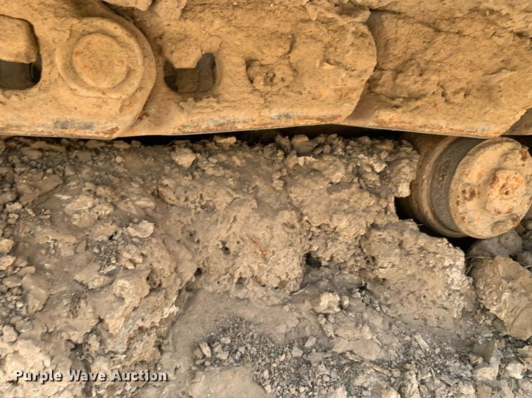 image for item LH9549 2001 John Deere 200LC  excavator