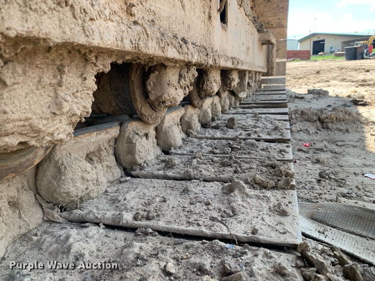 image for item LH9549 2001 John Deere 200LC  excavator