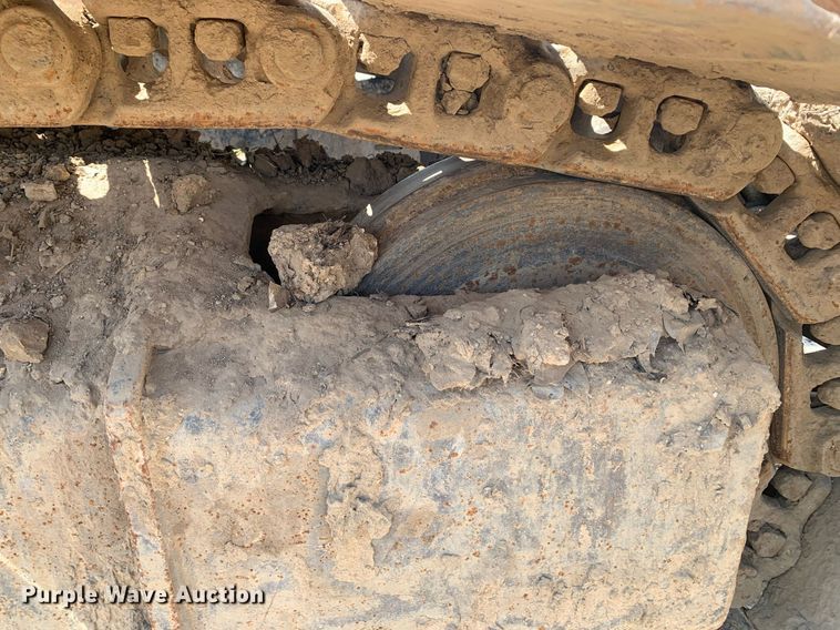 image for item LH9549 2001 John Deere 200LC  excavator