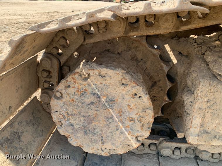 image for item LH9549 2001 John Deere 200LC  excavator