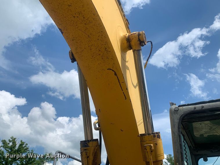 image for item LH9552 2001 Komatsu PC128US-2  excavator