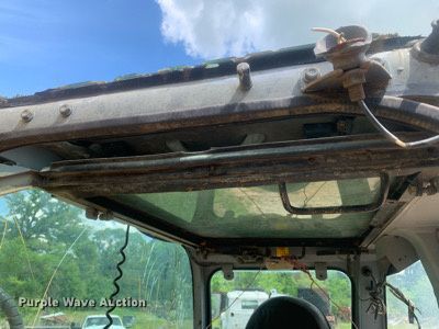 image for item LH9552 2001 Komatsu PC128US-2  excavator