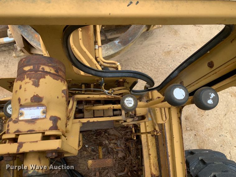 image for item LI9244 1984 Fiat-Allis 65-B  rigid frame motor grader