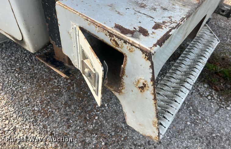 image for item LI9572 2007 Chevrolet C5500  utility / service truck