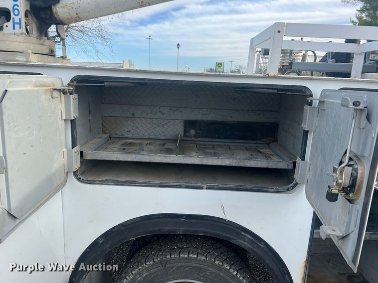 image for item LI9572 2007 Chevrolet C5500  utility / service truck