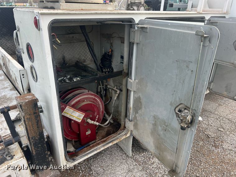 image for item LI9572 2007 Chevrolet C5500  utility / service truck