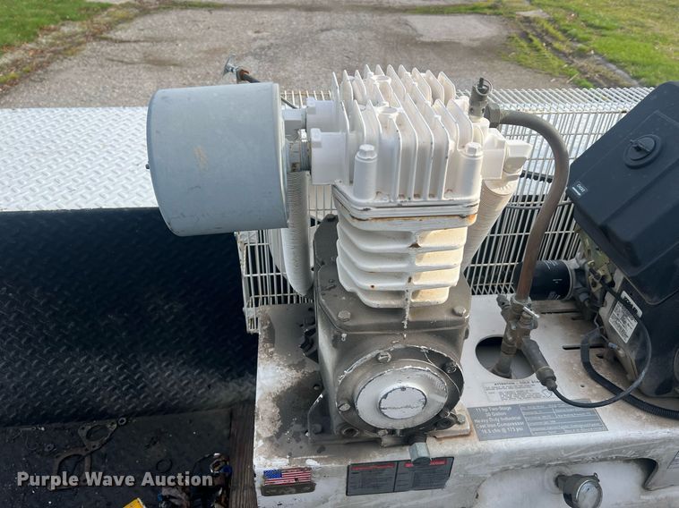 image for item LI9572 2007 Chevrolet C5500  utility / service truck