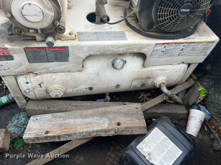 image for item LI9572 2007 Chevrolet C5500  utility / service truck