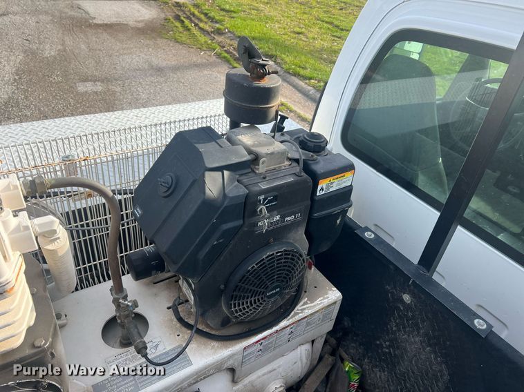 image for item LI9572 2007 Chevrolet C5500  utility / service truck